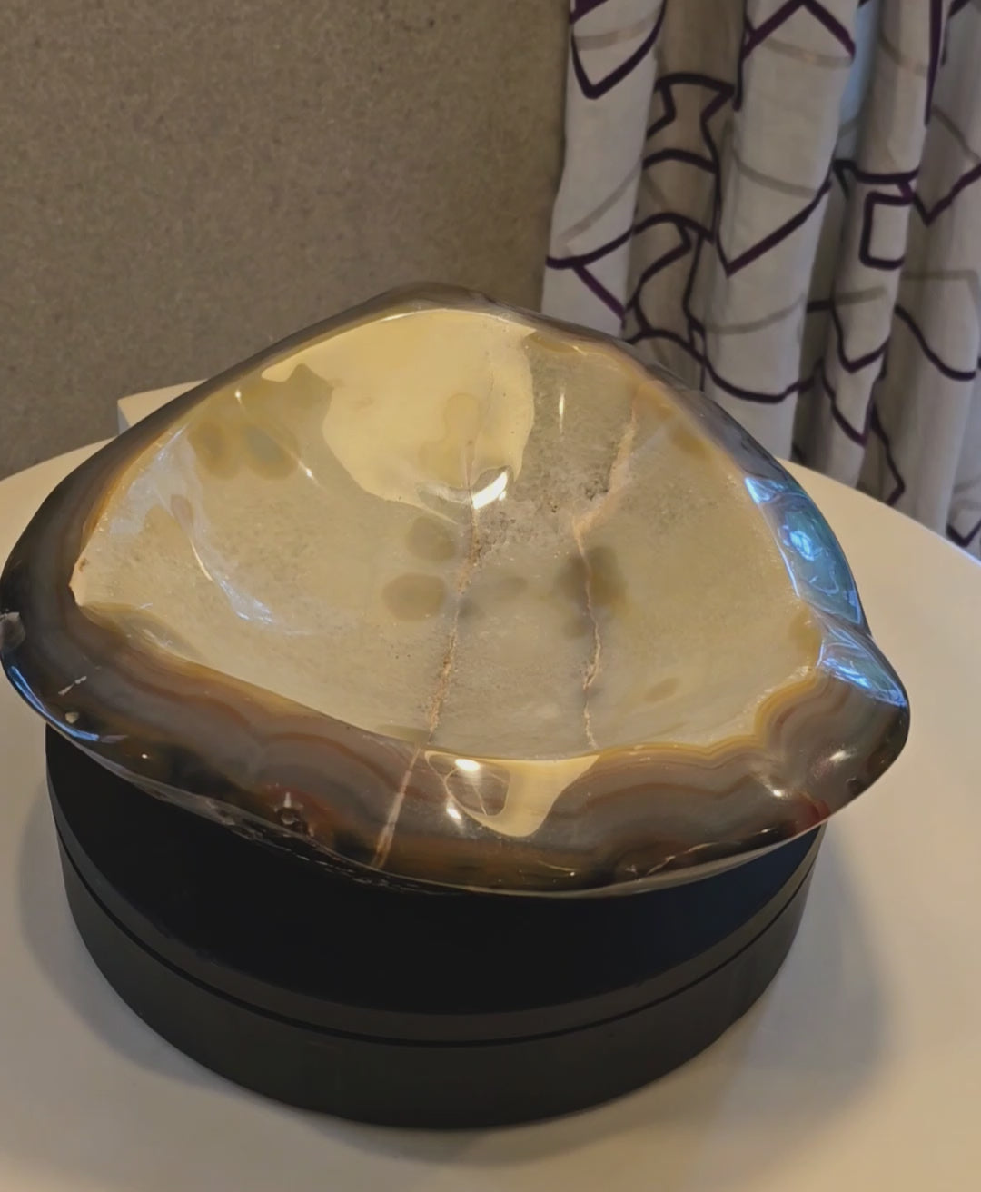 Agate Geode Bowl 014 (12" x 12" x 3.5" x 25/lbs)