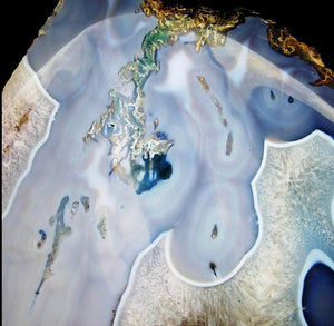 RARE Blue Agate Geode Sink #39 19.5” x 18” x 6" Tall x 89/lbs Measures 19.5” x 18” x 6" Tall x 89/lbs.